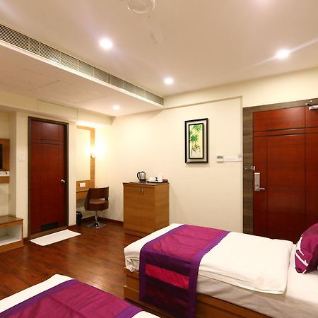 Fabhotel Prime Adore Residency Chennai Exterior foto