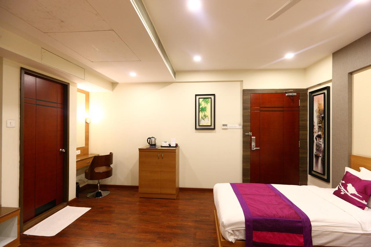 Fabhotel Prime Adore Residency Chennai Exterior foto